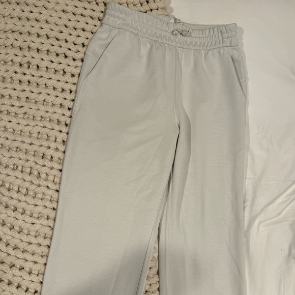 Lululemon - Bone Softstreme Pant - Picture 1 of 1